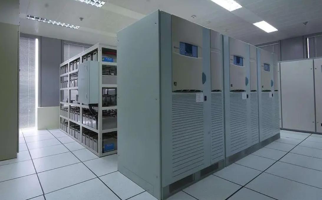 龙文UPS 电源的分类